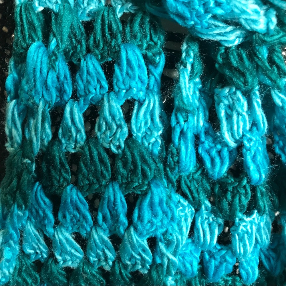 Classic Cozy Blue and Green Knit Scarf - Picture 2 of 2